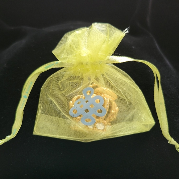 Lulu Avenue gold crown pendant - Picture 4 of 5